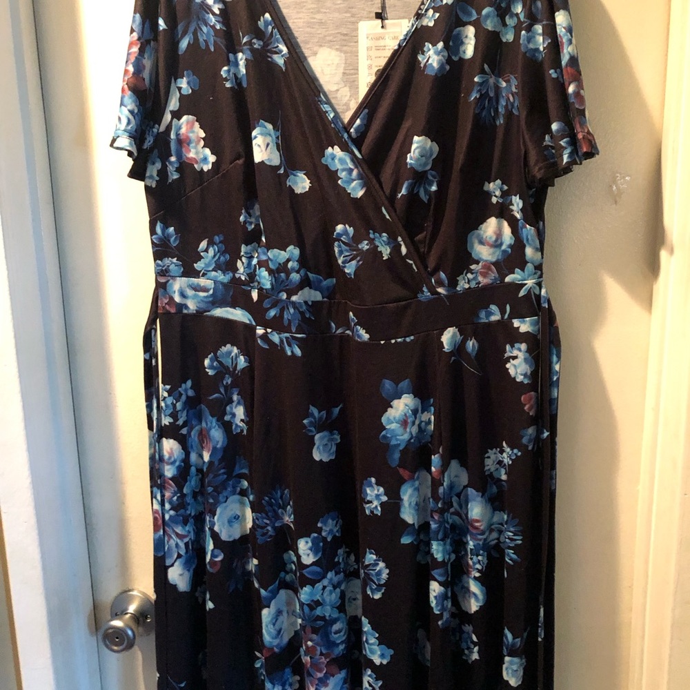 Plus Size V Neck Midi  Dress by Pinup Fashion New with Tags 18